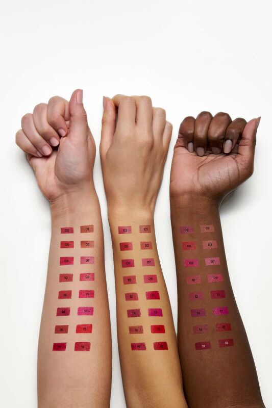 img_1868 رژ لب مات مخملی ولوت گلدن رز مدل Velvet Matte رنگ قوی، ماندگاری بالا و متنوع
